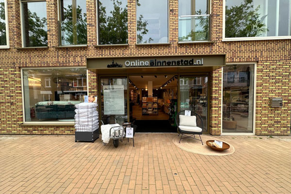 vooraanzicht van onze winkel in Assen